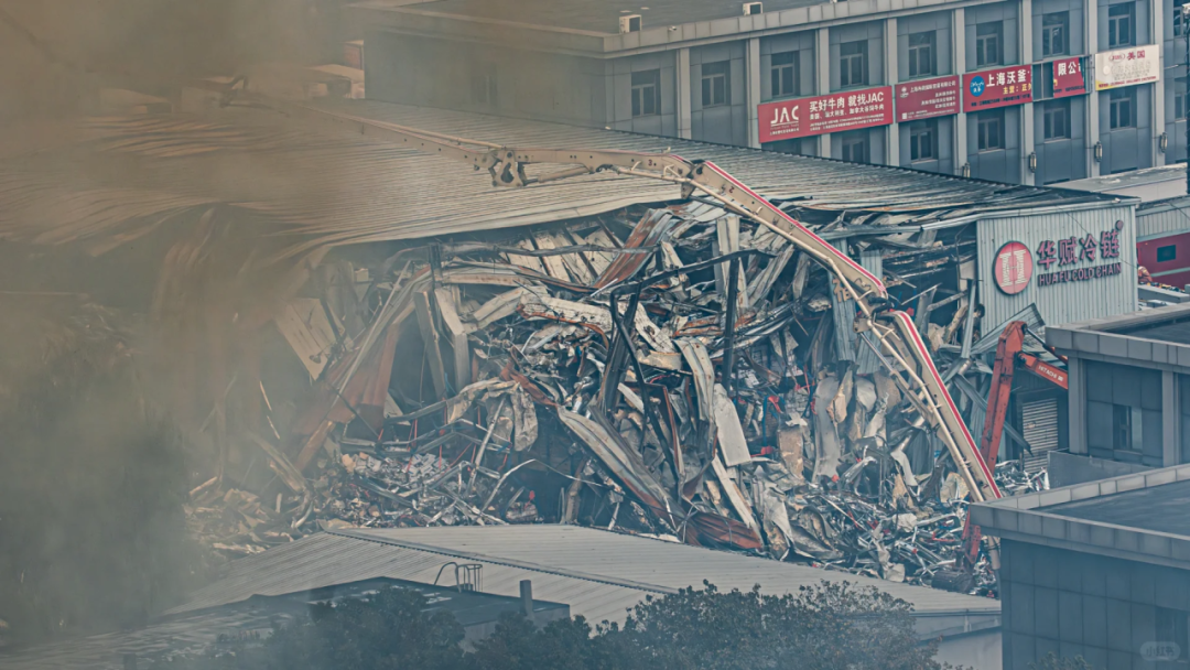 凌晨大火吞噬上海两万平冷库，行业安全警钟再响(图6)