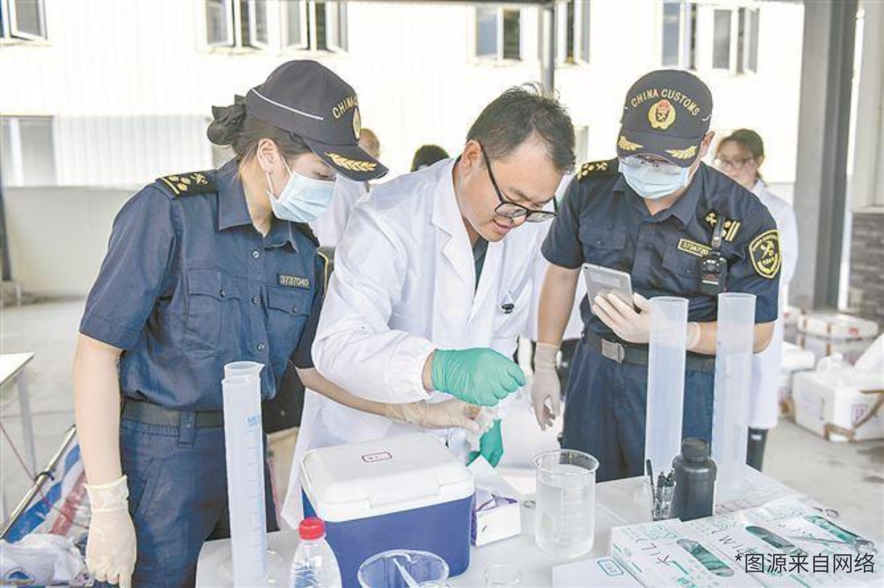 首批入境蓝鳍金枪鱼受精卵投入水产科研试验(图1) 首批入境蓝鳍金枪鱼受精卵投入水产科研试验(图1)