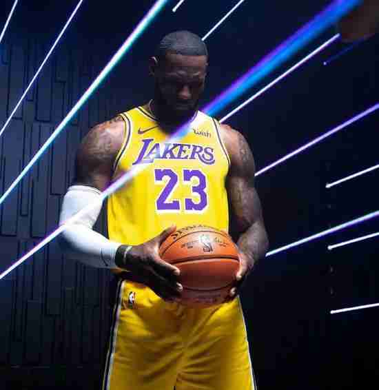 詹姆斯失去王座 下一任门面是他？(图4)