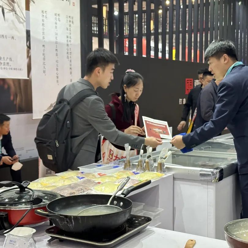 风好帆正悬，推介正当时——上海国际渔博会走进良之隆电商食材节(图7)